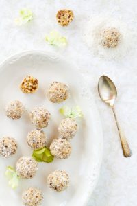 Boules-dénergie-sans-cuisson_P-683x1024
